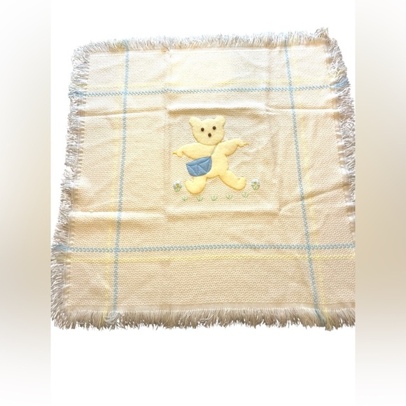 Vintage Saks Fifth Avenue Beautiful Knitted Cream Baby Blanket With Fringes Bear - Picture 2 of 7